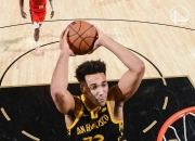 爱游戏官网入口-勇士队球员鲍曼出色发挥带领球队取胜