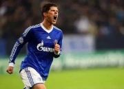 爱游戏在线登录-沙尔克继续领跑榜首，击败霍芬海姆