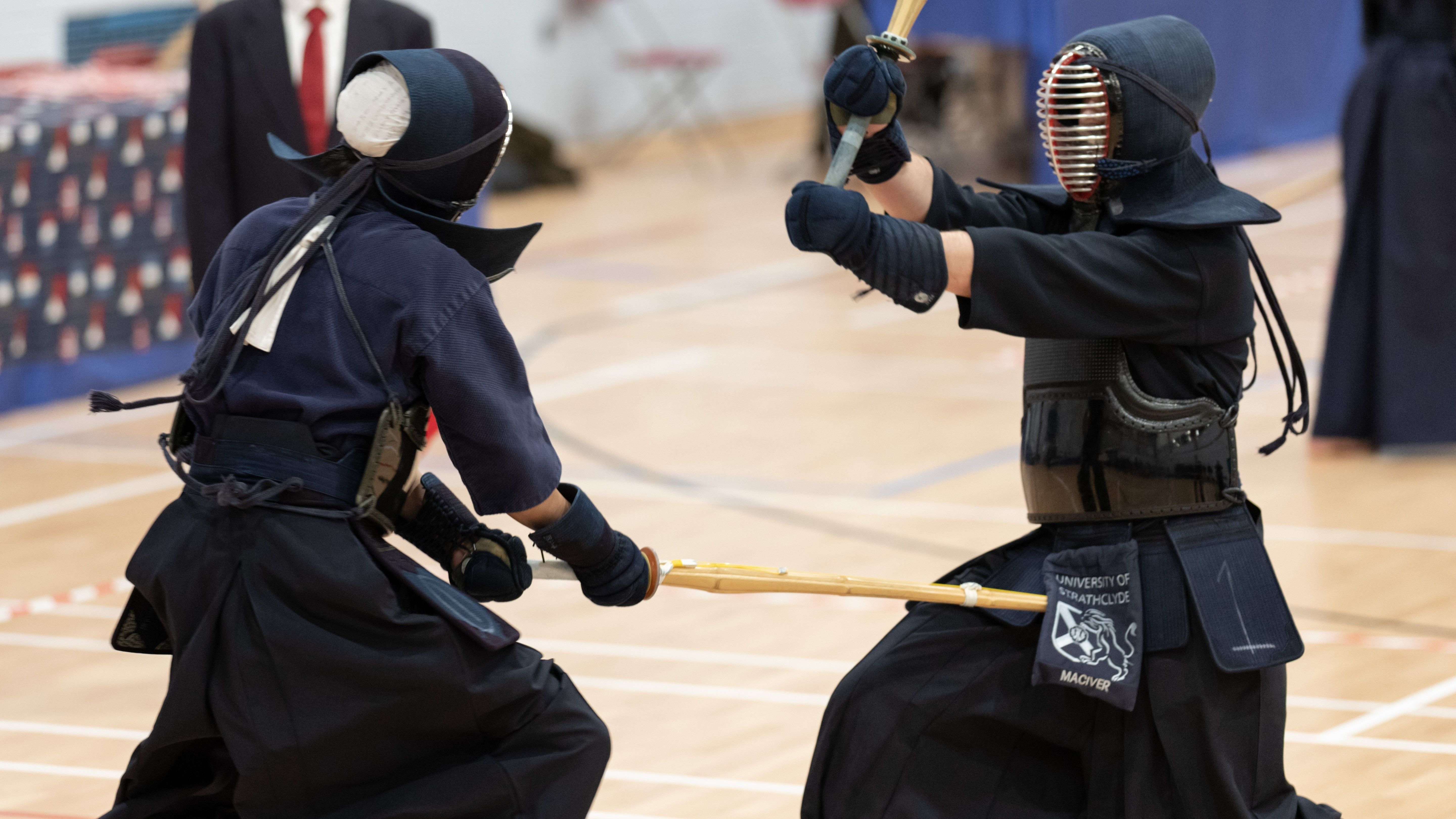 剑道选手精准切入,打败对手(从七侠镇开局奖励御剑术) 剑道选手精准切入,打败对手(从七侠镇开局奖励御剑术)