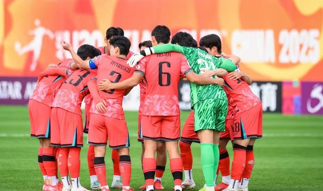 精彩比赛纷至沓来，球迷欢呼不止！