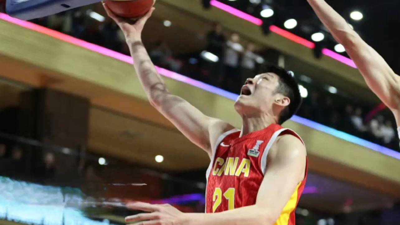 陕西男篮主场告捷，新秀表现出色引全场喝彩的简单介绍