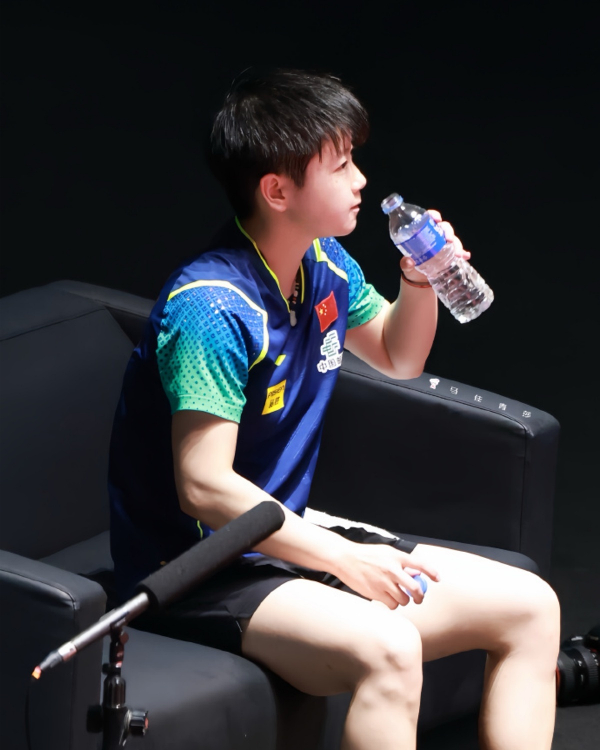 包含逆转胜利，惊险战况，球员敬业精神被称赞的词条