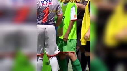 南非队在足球赛场上力挽狂澜,赢得尊重的简单介绍 南非队在足球赛场上力挽狂澜,赢得尊重的简单介绍