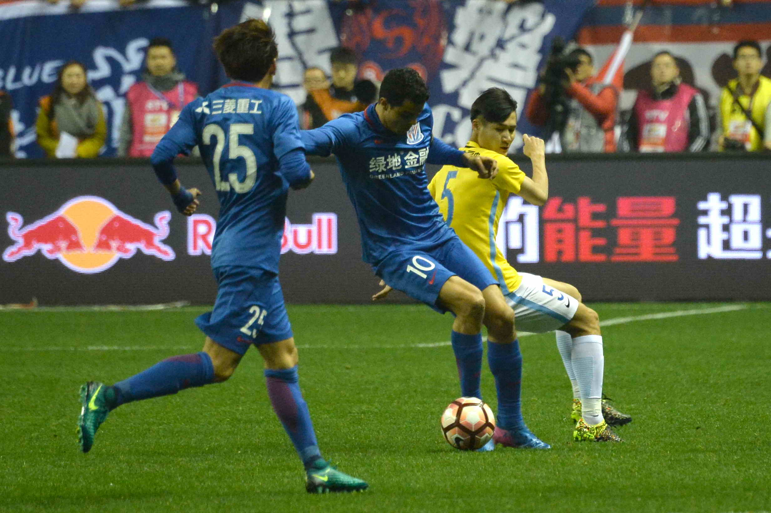 包含苏宁客场平申花，保持不败走势的词条