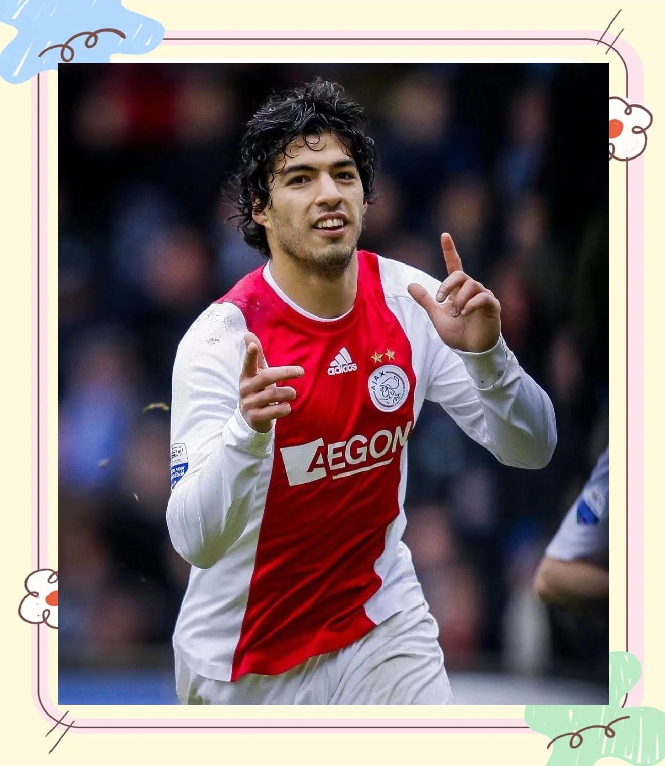 包含阿贾克斯飘然领跑，实力雄厚令人惊叹的词条