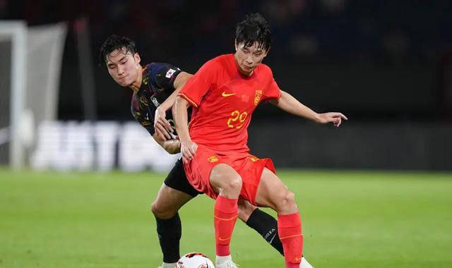 队员表现抢眼,比赛美妙精彩 队员表现抢眼,比赛美妙精彩