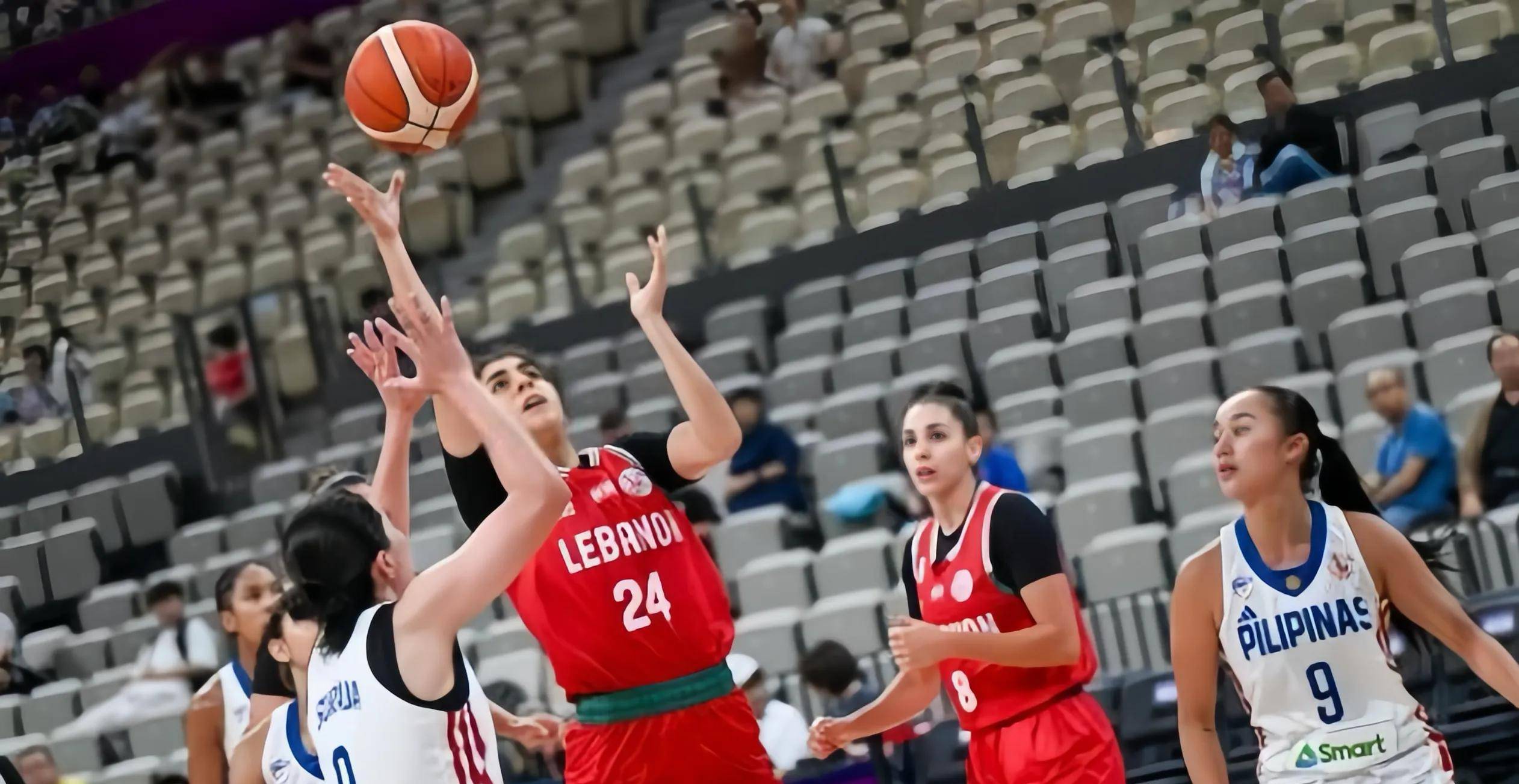 球队在比赛中实力碾压对手夺得胜利