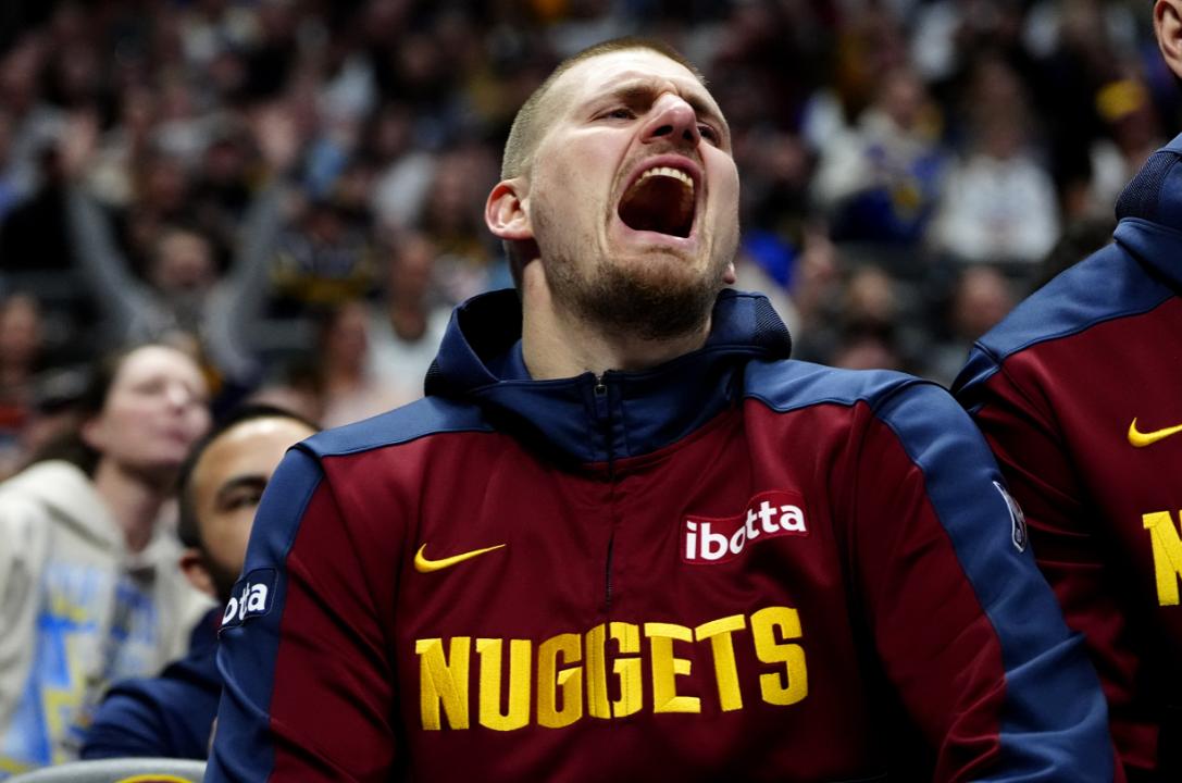 掘金外线枪手发威大胜爵士，队员发挥出色