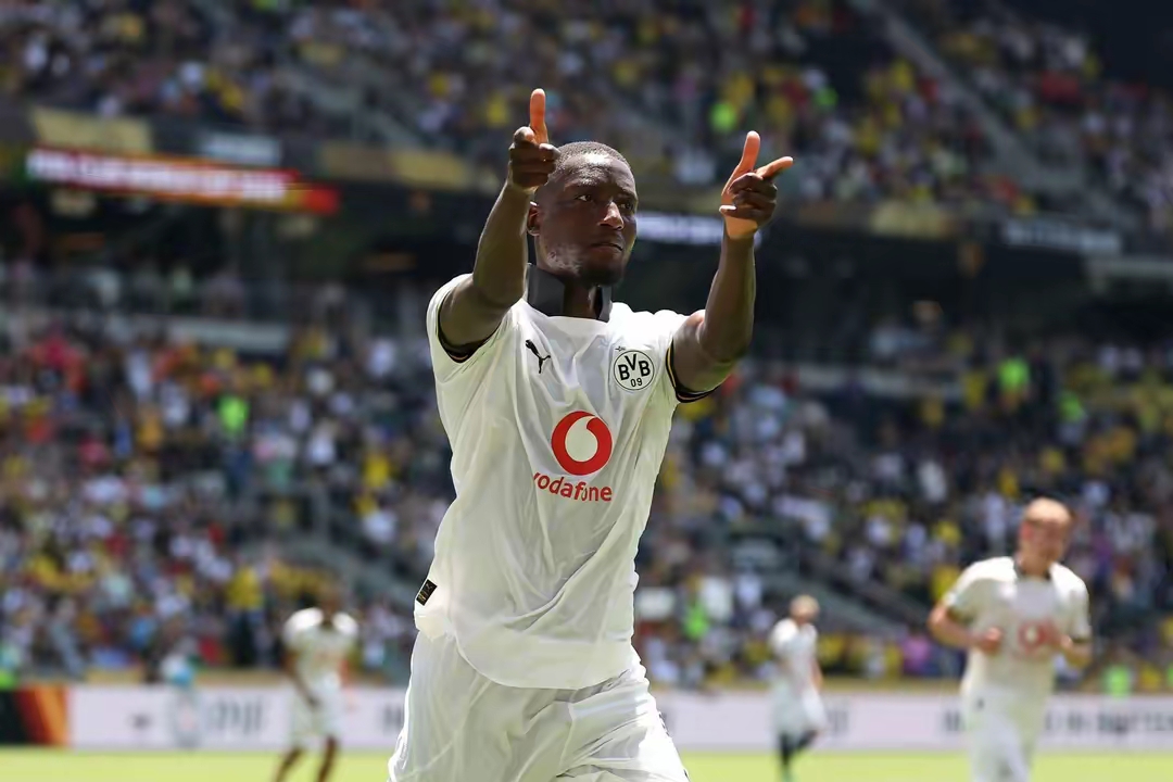 多特蒙德客场连胜逆转形势的简单介绍