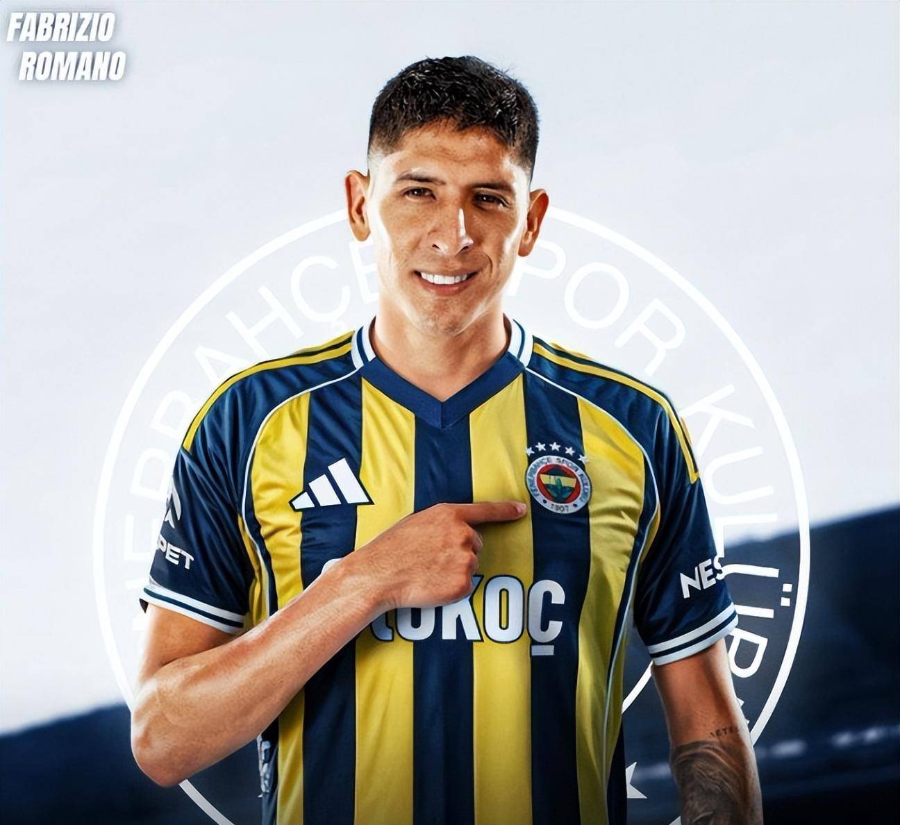 国际米兰新援表现出色，助球队稳居积分榜榜首的简单介绍