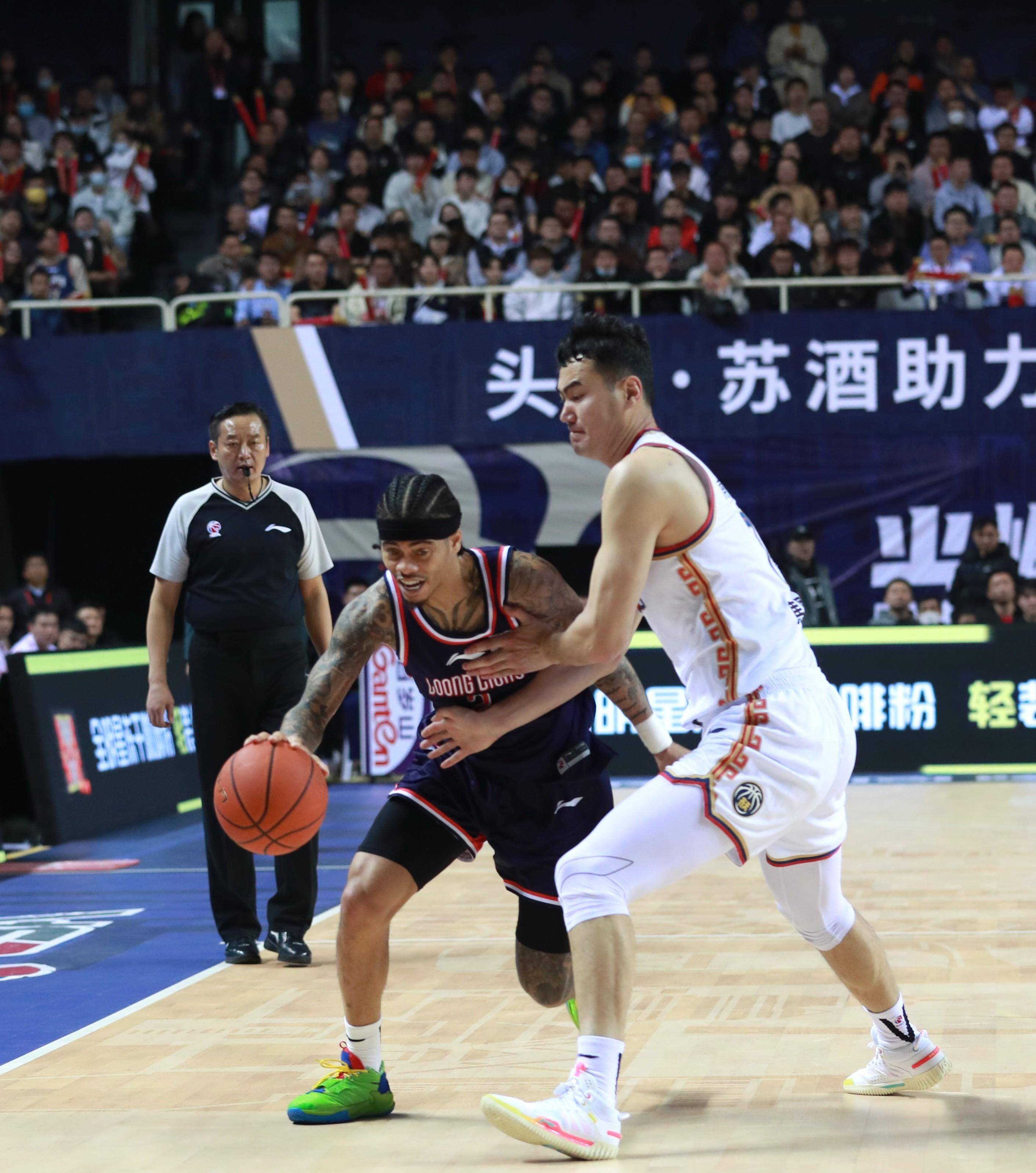 马赛客场逼平南特，联赛排名下滑的简单介绍