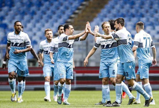 包含热力四射：球员们将在比赛中展现出色的实力的词条