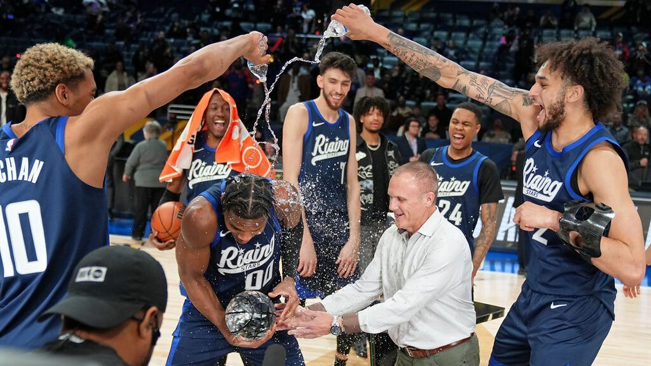 西班牙选手在男子篮球赛中大放异彩