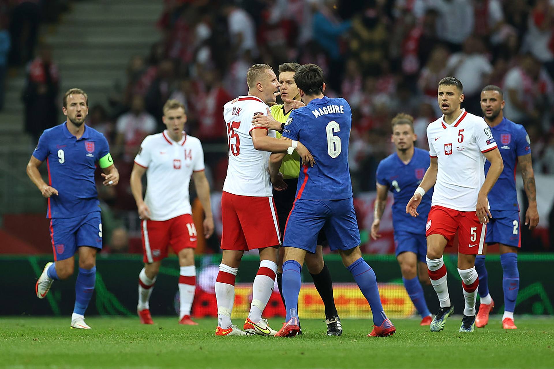 包含欧预赛小组第一巴西轻取比利时的词条