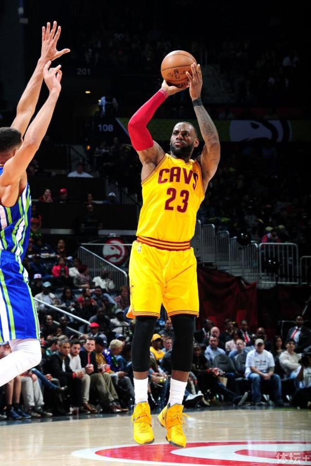 爵士击败老鹰,科沃尔22分 爵士击败老鹰,科沃尔22分