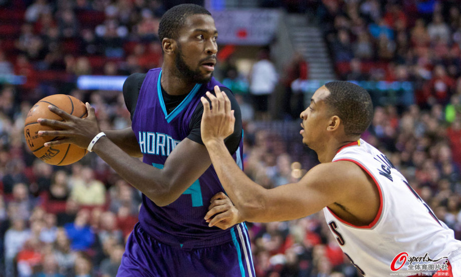 开拓者大胜黄蜂，取得关键胜利