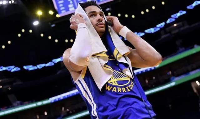 勇士队球员鲍曼出色发挥带领球队取胜