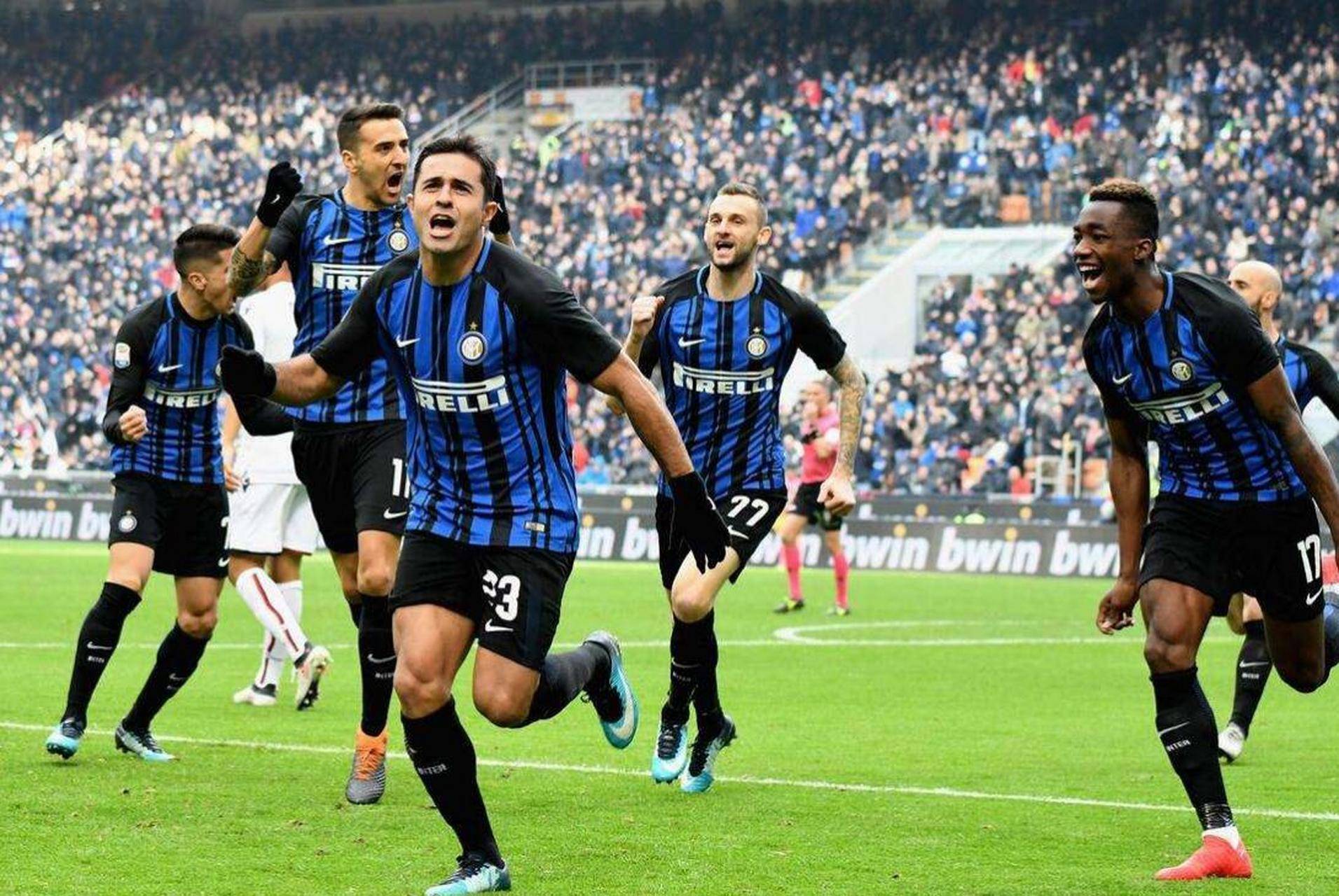 法兰克福客场大获全胜,德甲冠军梦正酝酿的简单介绍 法兰克福客场大获全胜,德甲冠军梦正酝酿的简单介绍