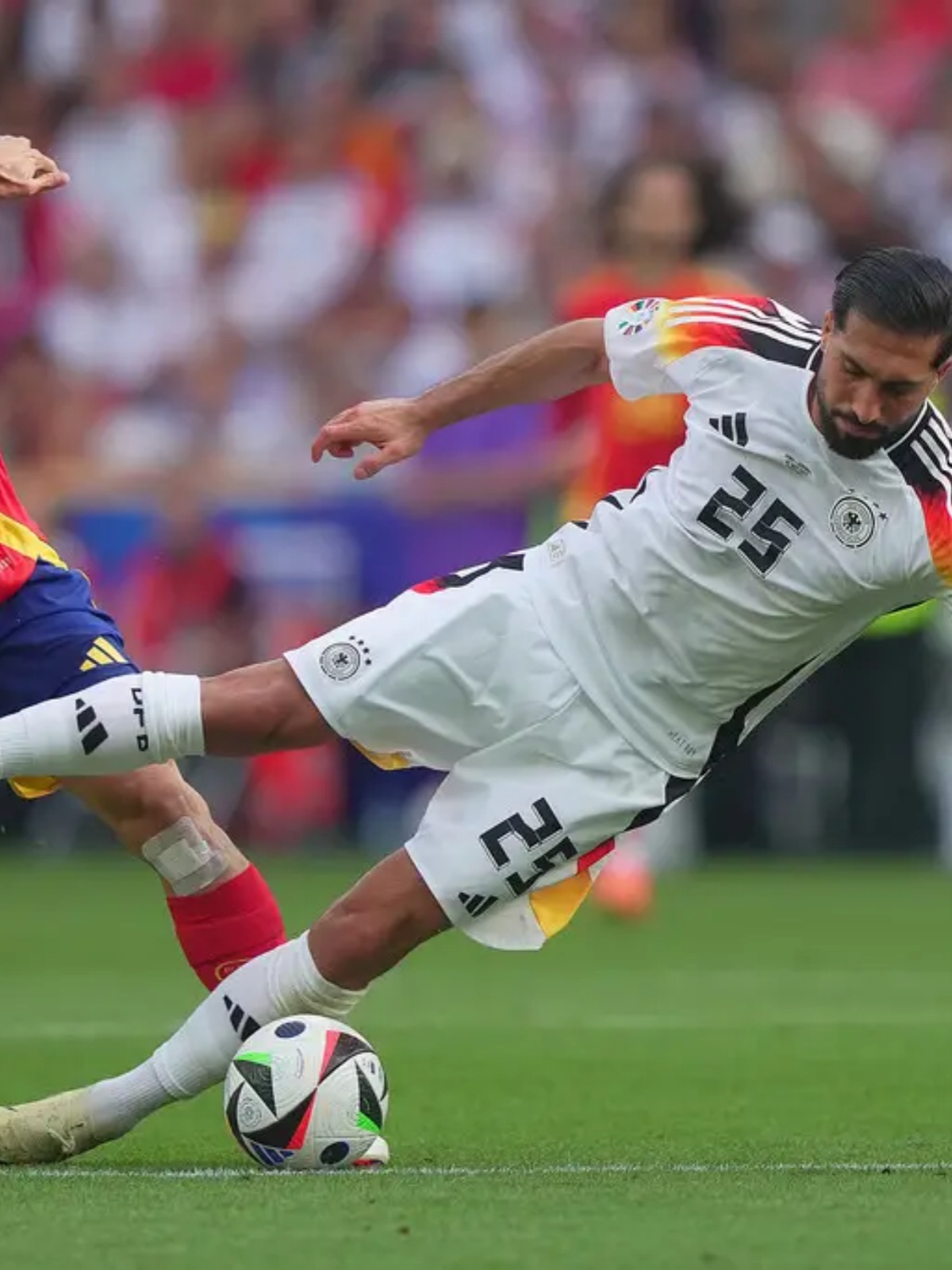 西班牙队与德国队一场精彩对决